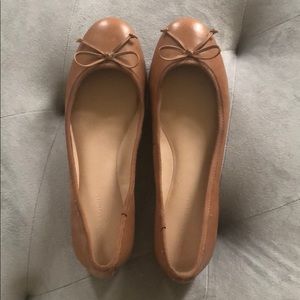 Brand new Banana Republic leather ballet flats